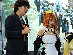 画像ギャラリー No.016のサムネイル画像 / ［TGS 2014］魅杏のピュアなプレイで怪獣を撃退。「地球防衛軍×劇団ドリームクラブ ホストガール（or代表）スペシャルLIVEオンステージ」をレポート
