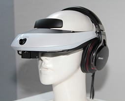 画像ギャラリー No.018のサムネイル画像 / ［TGS 2012］「.hackの世界」実現も近い？ ソニーの特製ヘッドマウントディスプレイを使った仮想現実実験にサイバーコネクトツー松山氏驚く