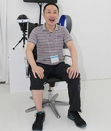 画像ギャラリー No.028のサムネイル画像 / ［TGS 2012］「.hackの世界」実現も近い？ ソニーの特製ヘッドマウントディスプレイを使った仮想現実実験にサイバーコネクトツー松山氏驚く