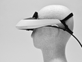 ソニーの開発者に聞く，ヘッドマウントディスプレイ「HMZ-T2」。第1世代からズバリ何が変わったのか？