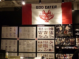 画像ギャラリー No.009のサムネイル画像 / 阿佐ヶ谷アニメストリートに「GOD EATERビジュアルギャラリー」オープン。「GOD EATER 2」のアップデート情報満載のトークイベントの模様をお届け