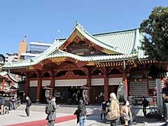 「ラブライブ！スクールアイドルフェスティバル」を中心とした3タイトル合同イベント「神田明神シャンシャン祭2018」が本日開幕。成功祈願も行われた初日の模様をレポート