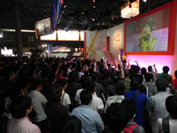 画像ギャラリー No.012のサムネイル画像 / ［TGS 2012］マクロスの新作ゲーム「マクロス30（仮）」も発表された「マクロス30周年 メモリアルステージ 〜だって伝えたかったんだもん。ハッピーアニバーサリー!!〜」レポート