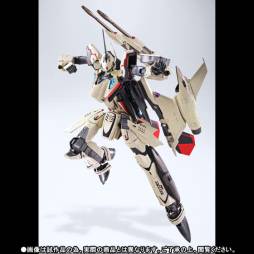 画像ギャラリー No.003のサムネイル画像 / 「マクロス30」に登場する機体「デュランダルバルキリー」イサム・ダイソンカラーが超合金で登場。予約受付を本日開始