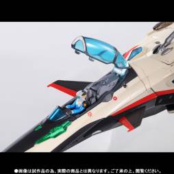 画像ギャラリー No.006のサムネイル画像 / 「マクロス30」に登場する機体「デュランダルバルキリー」イサム・ダイソンカラーが超合金で登場。予約受付を本日開始