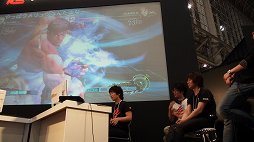 画像ギャラリー No.017のサムネイル画像 / 幕張で生まれたドリームチームが火花を散らす。ニコニコ超会議2で行われた「超格闘ゲームステージ」レポート