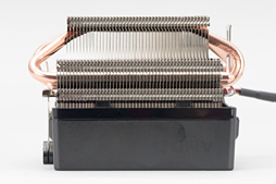 画像ギャラリー No.008のサムネイル画像 / AMD自慢のCPUクーラー「Wraith Cooler」を試す。冷却能力と静音性は確かに高い