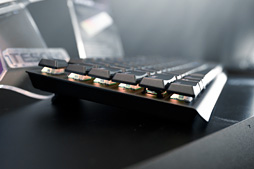 画像ギャラリー No.012のサムネイル画像 / ゲーマー向けキーボード，次のトレンドは防水!? COMPUTEXで見た個性派をチェック