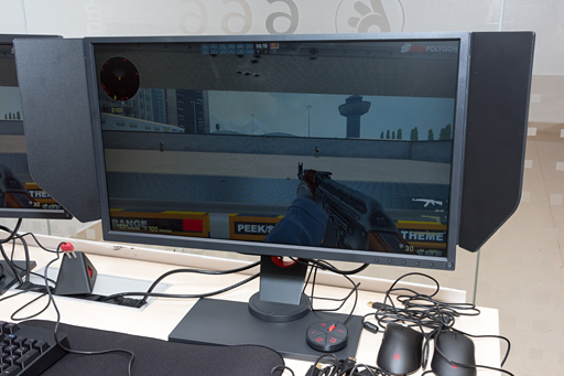 画像ギャラリー No.003のサムネイル画像 / BenQ ZOWIE，「XL2536」を上海のゲームイベントで披露。垂直144Hz＋残像感低減技術「DyAc」のゲーマー向け液晶ディスプレイ