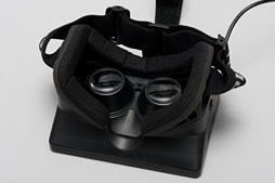 画像ギャラリー No.010のサムネイル画像 / 仮想現実HMD「Oculus Rift」の開発者向けキットを入手したのでさっそく使ってみた。これがゲームの未来か？