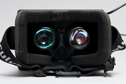 画像ギャラリー No.024のサムネイル画像 / 仮想現実HMD「Oculus Rift」の開発者向けキットを入手したのでさっそく使ってみた。これがゲームの未来か？
