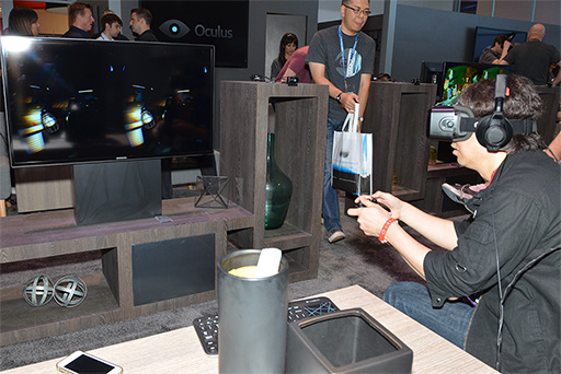 画像ギャラリー No.018のサムネイル画像 / ［E3 2014］最新版「Oculus Rift」を装着してゲームを体験。VR対応HMDは“マリオ風”アクションゲームにも新しい面白さをもたらす