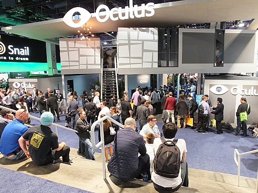画像ギャラリー No.002のサムネイル画像 / ［CES 2015］Oculus VRで「Rift」の最新プロトタイプ機「Crescent Bay」が一般向けに初公開。デモを体験しつつ，副社長に製品化の進捗を聞いてきた