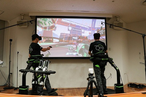 画像ギャラリー No.015のサムネイル画像 / 公式販売が2017年7月3日に開始。VR空間を自分の足で移動できるデバイス「Virtuix Omni」発表会レポート