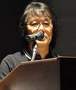 画像ギャラリー No.002のサムネイル画像 / 実機デモで数多の「死に様」が惜しげもなく披露された「DARK SOULS II」記者発表会をレポート。シールドデザインの公募や公認カフェの情報も