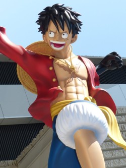 画像ギャラリー No.005のサムネイル画像 / 「Jスターズ ビクトリーバーサス」の巨大フィギュアが渋谷PARCO前に登場。悟空とルフィが渋谷の街でバトル!