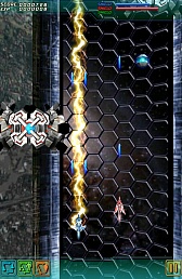 画像ギャラリー No.004のサムネイル画像 / 合体は男のロマンだ。スマートフォン向けシューティングゲーム「GALAXY GLADIATOR」を紹介する「（ほぼ）日刊スマホゲーム通信」第201回