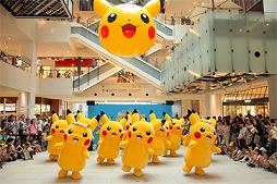 画像ギャラリー No.002のサムネイル画像 / イベント「踊る?ピカチュウ大量発生チュウ!」が横浜みなとみらいで開催