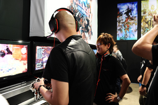 画像ギャラリー No.004のサムネイル画像 / ［TGS 2013］「新生FFXIV」の「タイタンバトル」に挑戦。プロデューサー兼ディレクターの吉田直樹氏にまさかのアクシデントが……