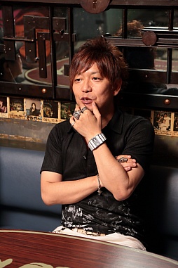 画像ギャラリー No.003のサムネイル画像 / スクウェア・エニックス吉田直樹氏と「牙狼＜GARO＞」雨宮慶太監督の対談が実現。人気シリーズのクリエイター2人がもの作りを語る