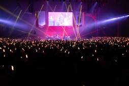 画像ギャラリー No.033のサムネイル画像 / 1万5000人のヒカセンをビートで圧殺!「FFXIV ファンフェスティバル in 東京」のTHE PRIMALSスペシャルライブレポート&ミニインタビュー