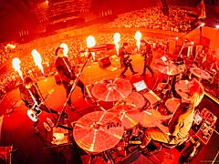4年ぶりの「THE PRIMALS」生ライブに“レジェンド”も登場！「THE PRIMALS Live in Japan - Beyond the Shadow」レポートを掲載