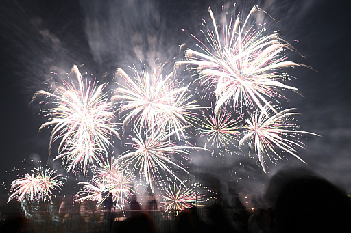 画像ギャラリー No.009のサムネイル画像 / 「FFXIV 10th ANNIVERSARY FIREWORKS ＆ MUSIC」千葉会場レポート。ドローンや花火による光の演出で新生10周年をお祝い