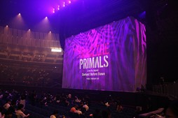 画像ギャラリー No.012のサムネイル画像 / 満員のヒカセンで横浜アリーナが揺れた！「THE PRIMALS Live in Japan - Darkest Before Dawn」レポート