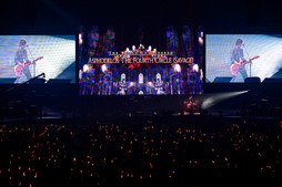 画像ギャラリー No.020のサムネイル画像 / 満員のヒカセンで横浜アリーナが揺れた！「THE PRIMALS Live in Japan - Darkest Before Dawn」レポート