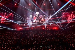画像ギャラリー No.021のサムネイル画像 / 満員のヒカセンで横浜アリーナが揺れた！「THE PRIMALS Live in Japan - Darkest Before Dawn」レポート