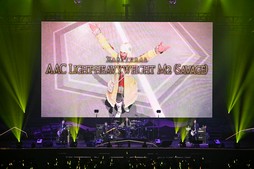 画像ギャラリー No.028のサムネイル画像 / 満員のヒカセンで横浜アリーナが揺れた！「THE PRIMALS Live in Japan - Darkest Before Dawn」レポート