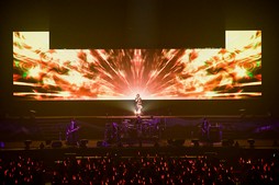 画像ギャラリー No.036のサムネイル画像 / 満員のヒカセンで横浜アリーナが揺れた！「THE PRIMALS Live in Japan - Darkest Before Dawn」レポート