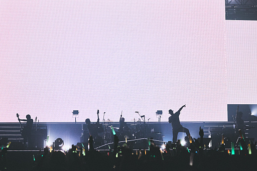 画像ギャラリー No.061のサムネイル画像 / 満員のヒカセンで横浜アリーナが揺れた！「THE PRIMALS Live in Japan - Darkest Before Dawn」レポート