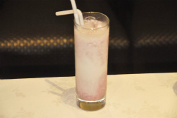画像ギャラリー No.055のサムネイル画像 / カプコン30周年を記念して「CAPCOM BAR」のグランドメニューが大幅リニューアル。一新されたメニューや店内の模様をフォトレポートでお届け