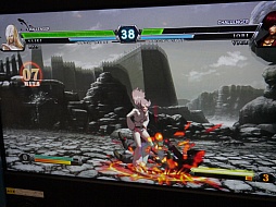 画像ギャラリー No.016のサムネイル画像 / 「KOF XIII CLIMAX」「スカルガールズ」のNESiCAxLive版が初お披露目。開発中の「グルーヴコースター」も体験できたタイトー新製品商談会レポート