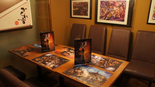 画像ギャラリー No.003のサムネイル画像 / 「LORD of VERMILION III」と居酒屋が異色のコラボ。丹沢悠一プロデューサーも駆けつけた“居酒屋LoV”内覧会レポート