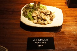 画像ギャラリー No.009のサムネイル画像 / 「LORD of VERMILION III」と居酒屋が異色のコラボ。丹沢悠一プロデューサーも駆けつけた“居酒屋LoV”内覧会レポート