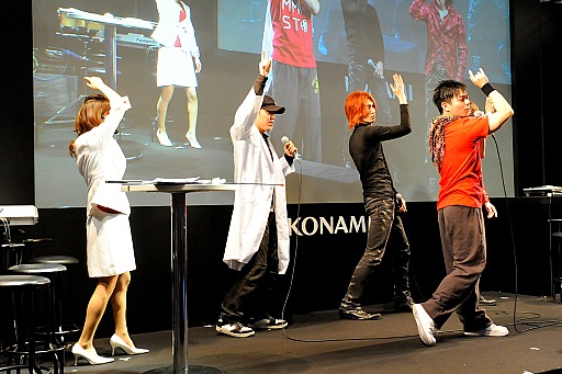 画像ギャラリー No.007のサムネイル画像 / ［JAEPO2014］BEMANIコンポーザーによるプレゼンテーションイベント「BEMANI生放送（仮）」JAEPO版開催。笑いとサプライズにあふれたBEMANIステージレポート（前編）