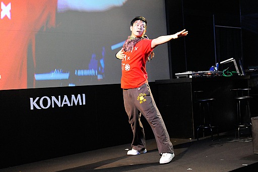画像ギャラリー No.008のサムネイル画像 / ［JAEPO2014］BEMANIコンポーザーによるプレゼンテーションイベント「BEMANI生放送（仮）」JAEPO版開催。笑いとサプライズにあふれたBEMANIステージレポート（前編）
