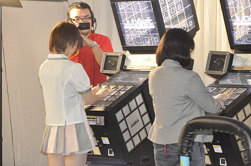 画像ギャラリー No.014のサムネイル画像 / アイドルとファンの絆が勝利のカギ?「BEMANI」シリーズのファンイベント「U.M.U × BEMANI 真夏のアイドル納涼祭」をレポート