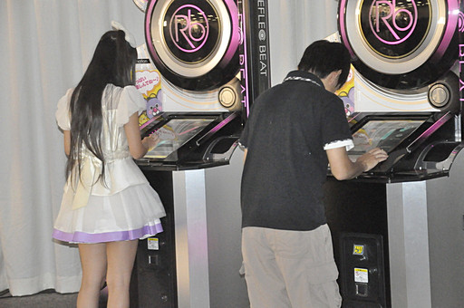 画像ギャラリー No.016のサムネイル画像 / アイドルとファンの絆が勝利のカギ?「BEMANI」シリーズのファンイベント「U.M.U × BEMANI 真夏のアイドル納涼祭」をレポート