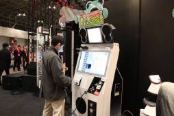 画像ギャラリー No.010のサムネイル画像 / ［JAEPO2013］BEMANIタイトルから大型メダルゲームまで勢揃い。幅広いジャンルの最新アーケードゲームが集まったKONAMIブースレポート