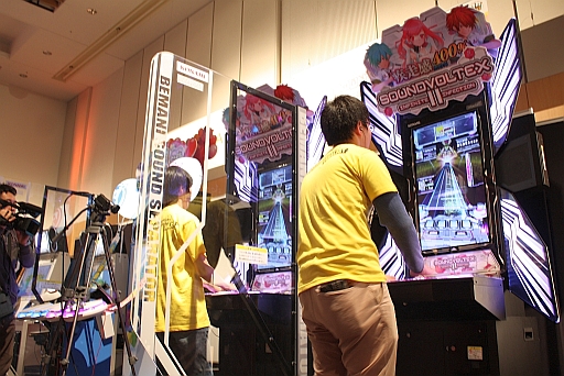 画像ギャラリー No.023のサムネイル画像 / 「KONAMI Arcade Championship 2013」初日の模様をレポート。トップランカー達によるスーパープレイで会場は大盛り上がり