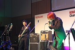 画像ギャラリー No.032のサムネイル画像 / 「KONAMI Arcade Championship 2013」初日の模様をレポート。トップランカー達によるスーパープレイで会場は大盛り上がり