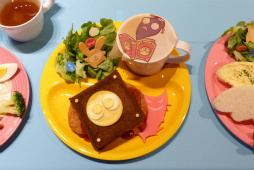画像ギャラリー No.053のサムネイル画像 / “スイーツ真壁”ことプロレスラー 真壁刀義選手がゲストに招かれた「ぷよクエカフェ」メディア向け試食会の模様をレポート
