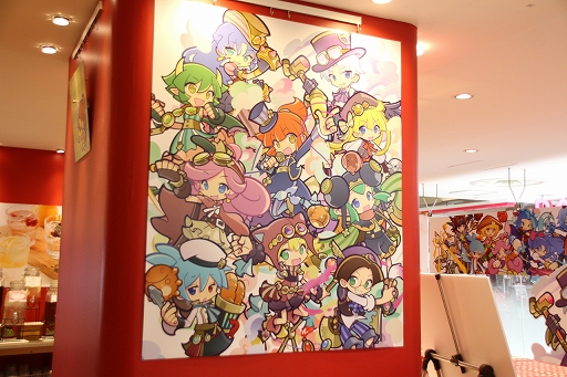 画像ギャラリー No.002のサムネイル画像 / 「ぷよクエカフェ2019」試食会レポート。店内限定クエストのほか，豊富なグッズの販売コーナーも用意