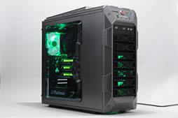 画像ギャラリー No.002のサムネイル画像 / 「GeForce GTX TITAN」の3-way SLI動作レポート。7860×1440ドットで3Dゲームが動き,消費電力が大台に達する世界へようこそ