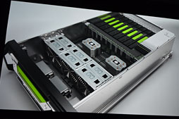 画像ギャラリー No.032のサムネイル画像 / GTC 2013,NVIDIA基調講演レポート〜4.5 TFLOPSのGPUで荒波を越えて,スキンヘッドオヤジで不気味の谷を渡る!?