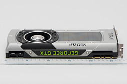 画像ギャラリー No.008のサムネイル画像 / 「GeForce GTX TITAN Black」レビュー。換装用の大型クーラーが付属したGIGABYTE製カードは,ハイエンド派の琴線に触れるか
