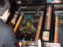 画像ギャラリー No.011のサムネイル画像 / ［JAEPO2013］謎の新作メダルゲームも発表されたセガブースまとめ（メダルゲーム編）。「maimaiスペシャルライブ」レポートも掲載